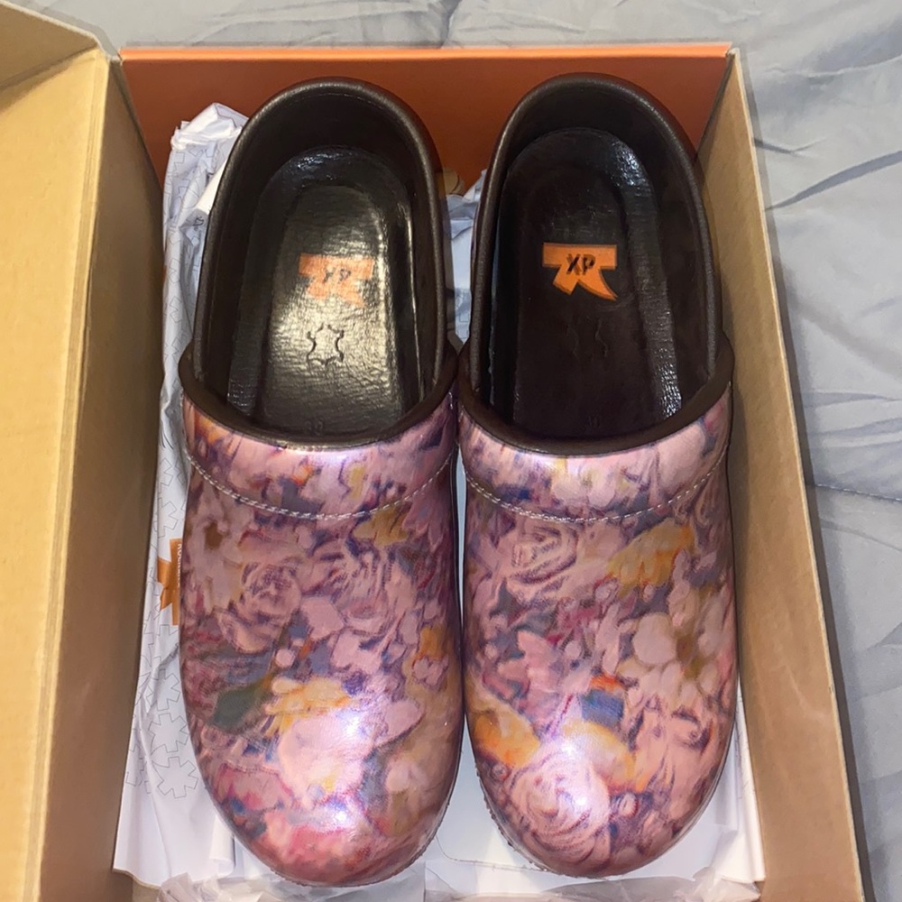 Dansko Pro XP Clogs Size 38